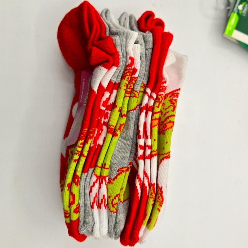 HOLIDAY SOCKS NWT Lot 8 Pks Total Christmas Halloween St. Patrick V-day Sz 9 - Picture 11 of 11